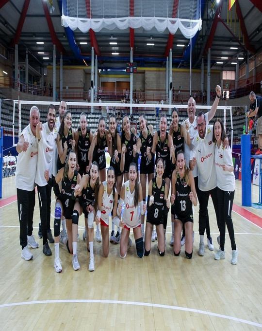 U22 Millilerden gövde gösterisi