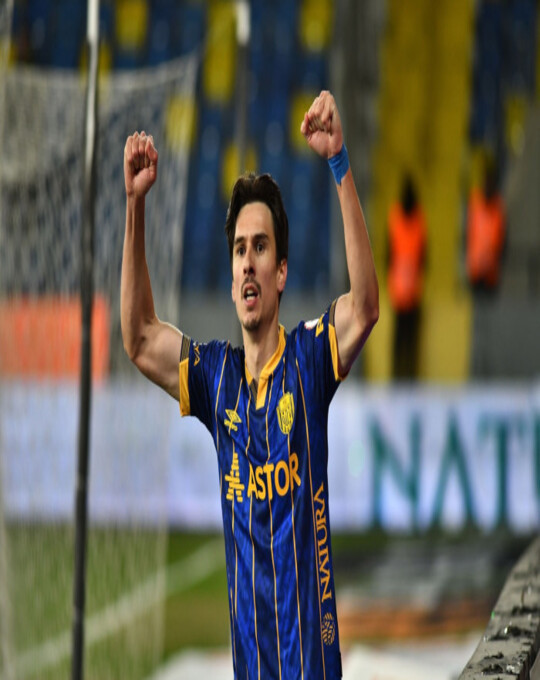 Ankaragücü’nde Rumen futbolcu ile yollar ayrıldı