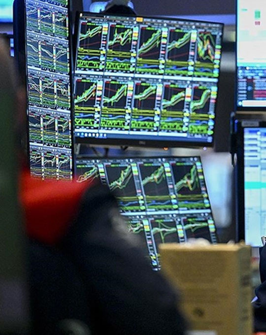 Piyasalarda yön arayışı sürüyor