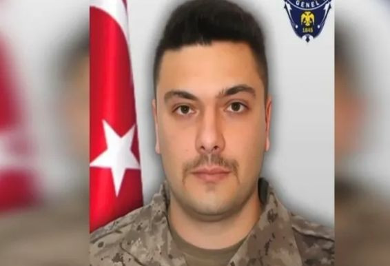 Özel Harekat polisi, silah kazası sonucu şehit oldu - Resim: 4