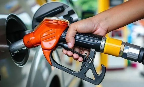 Tarih belli oldu, akaryakıta bir zam daha geliyor - Resim: 5