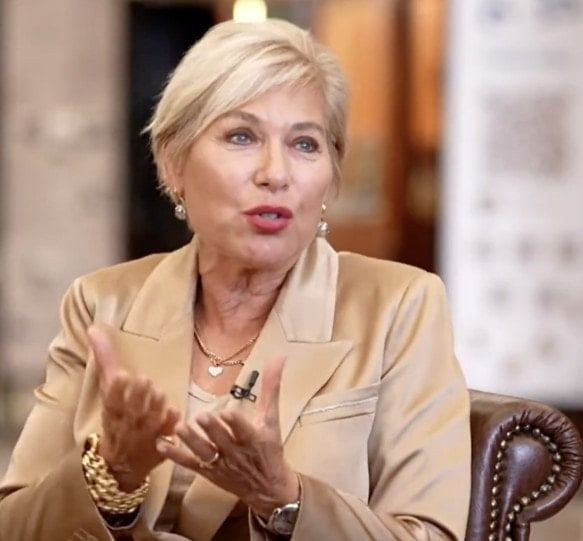 Ünlü iş kadını AK Parti toplantısına katıldı - Resim: 4