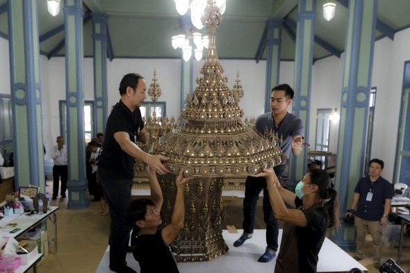 Tayland kralının yakılması için saray yapılıyor - Resim: 7