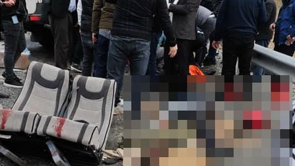 Van-Hakkari yolunda feci kaza! Ölü ve yaralılar var