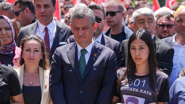 Özgür Özel Soma'dan seslendi: Mücadeleyi hep birlikte veriyoruz