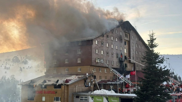 Kartalkaya otel yangını davasında 4 sanığa ev hapsi kararı verildi