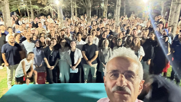Ulaştırma ve Altyapı Bakanı Uraloğlu stajyer gençlerle buluştu