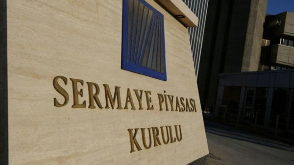 SPK'dan iki şirket için kritik karar! Fonlarda parası olanlar dikkat