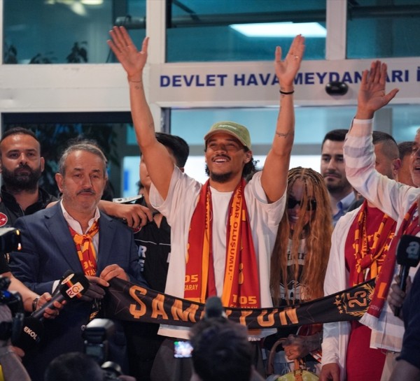 Leroy Sane, İstanbul'a geldi