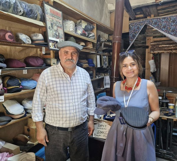 Babasından devraldığı mesleği sürdürüyor! Kasket ustası Bozdağ, mesleğini ilk günkü şevkle devam ediyor