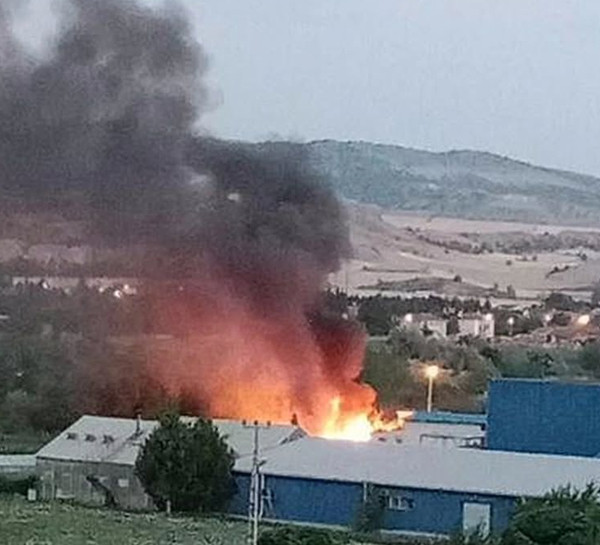 Kahramankazan'da fabrika yangını! Dumanlar yükseliyor