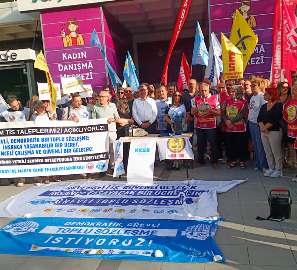 Kamu emekçileri Ankara'da eylem yaptı