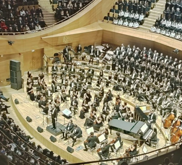 Müziğin evrensel dili Ankara'da konuştu: Carl Orff'un efsanesi ayakta alkışlarla taçlandı!