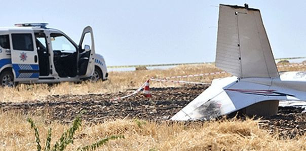 Düşen Uçağımızdan 1 kişi uçaktan paraşütle atlamış - Resim: 3