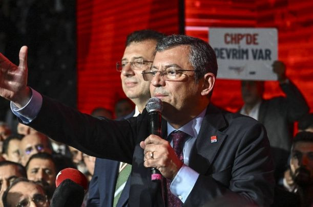 Özgür Özel’in masasındaki anket ortaya çıktı! - Resim: 3