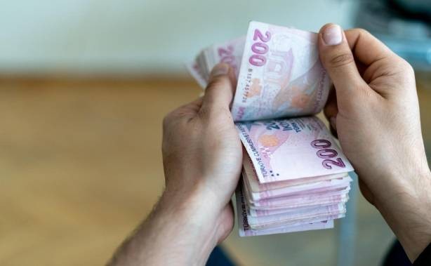 Memur Ve Emeklilere Sürpriz Zam - Resim: 1