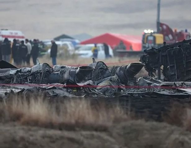 Gürcistan'da düşen uçağın kara kutusu bulundu - Resim: 5