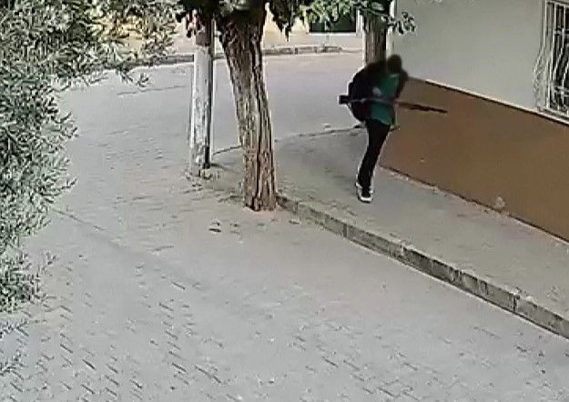 Manisa'da okul saldırısı: Silahlı saldırganın görüntüleri - Resim: 3