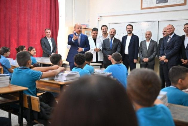 Bilal Erdoğan ilk ders zilinde öğrencilerle! - Resim: 9