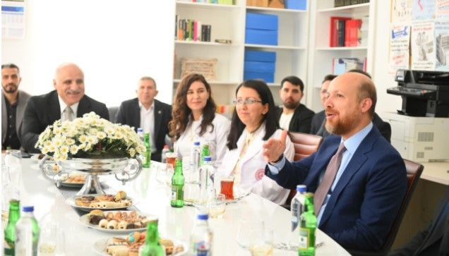 Bilal Erdoğan ilk ders zilinde öğrencilerle! - Resim: 5