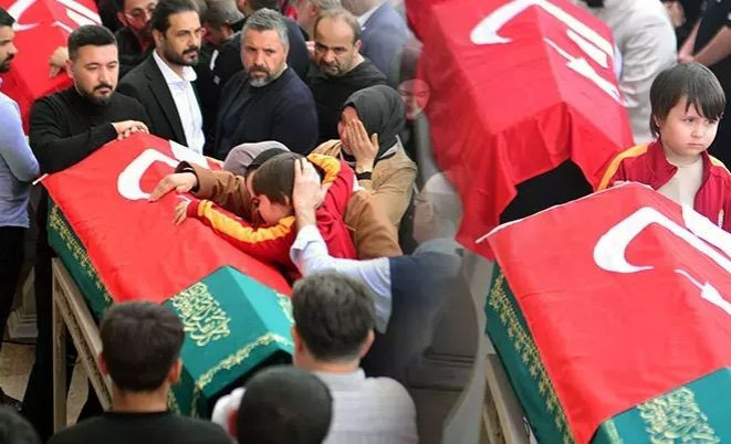 Kat.ilin Cenazesini Bakın Kim Teslim Almış ? - Resim: 2