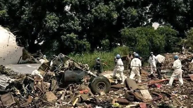 Güney Sudan'da yolcu uçağı düştü: 14 ö.lü - Resim: 5