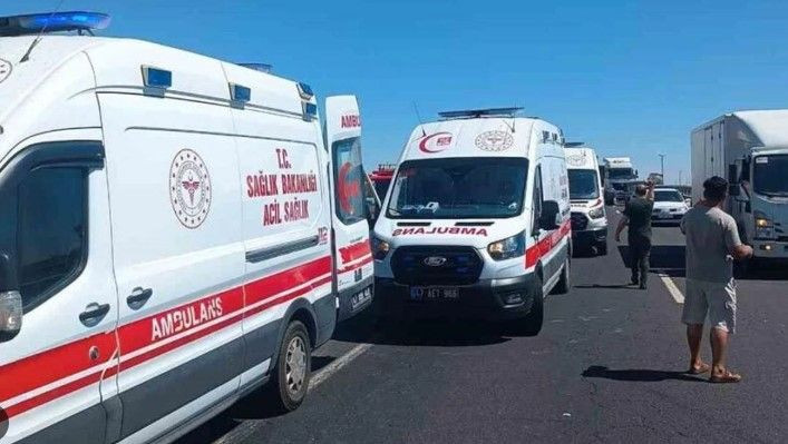Öğrenci servisi devrildi 13 öğrenci yaralandı - Resim: 4