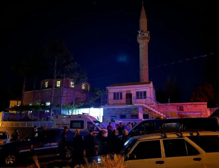 Namaza gelen cemaate alçak saldırı - Resim: 3