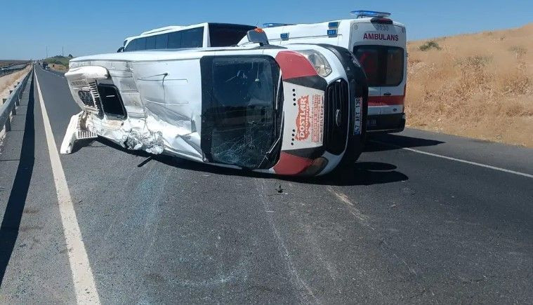 Öğrenci servisi devrildi 13 öğrenci yaralandı - Resim: 5