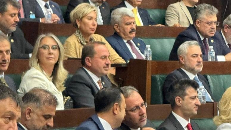 Ünlü iş kadını AK Parti toplantısına katıldı - Resim: 3