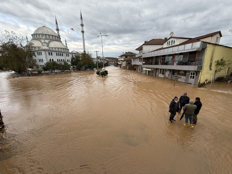 SAKARYA: BARAJ TAŞTI, MAHALLE 5 AYDA 4. KEZ SULAR ALTINDA