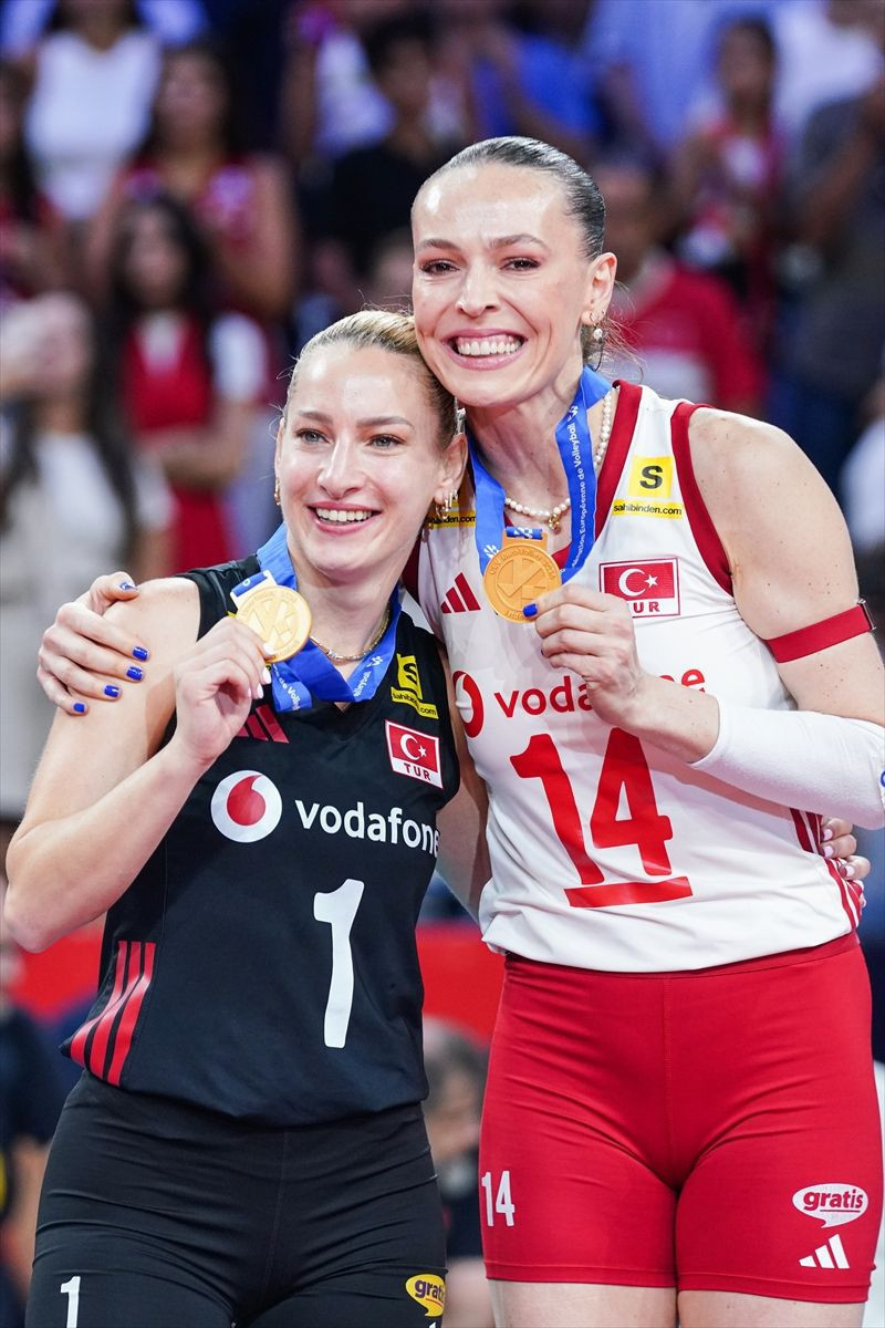 Türkiye-İtalya finalinden unutulmaz kareler! Filenin Sultanları Avrupa’yı bir kez daha fethetti - Resim: 13