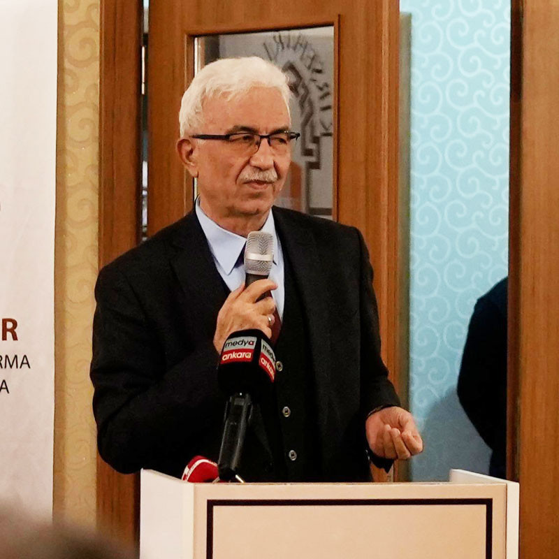 Akademisyen Tarihçi Kazım Ceylan