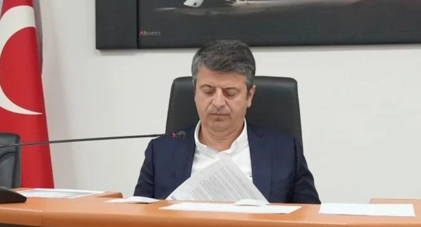 Ev hapsine tepki gösterdi! Partisinden istifa etti! - Resim: 3