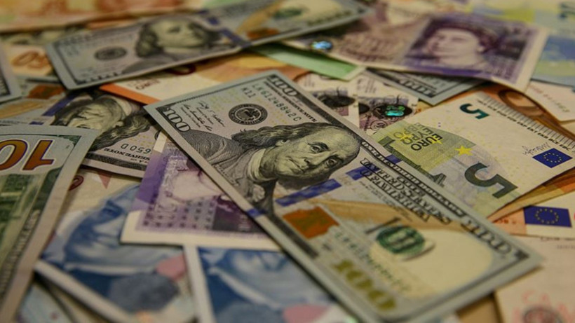Dolar ve euro yeni haftada yükselişle başladı