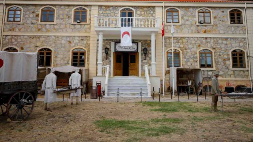 Çanakkale’nin gizli kahramanları: Cephe gerisindeki yaşamı keşfedin