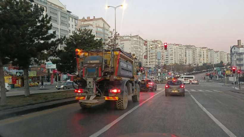 Ankara’da kış mesaisi: Büyükşehir ekipleri iş başında