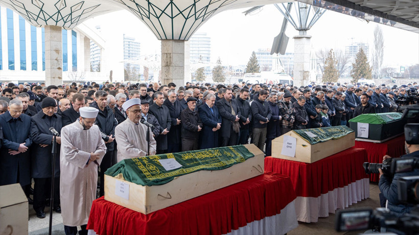 Bolu'daki yangında hayatını kaybeden Çetiz ailesi Ankara'da son yolculuğuna uğurlandı