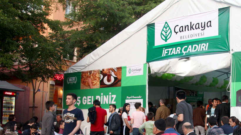 Ankara'da Ramazan heyecanı: Belediyeden 150 bin kişilik iftar yemeği ihalesi