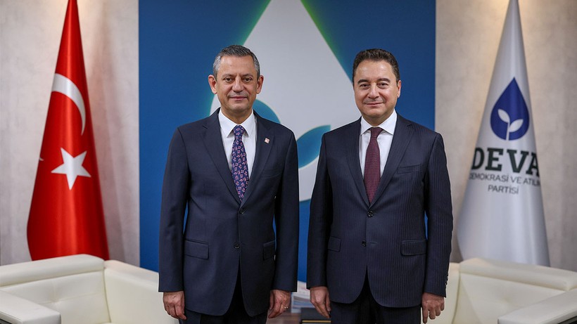 Özgür Özel'den Ali Babacan'a ziyaret