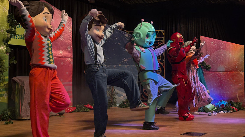 Çocuklar 'Sincan Belediyesi ile Geleceği Dönüştür' tiyatrosu ile çevre bilinci kazanıyor