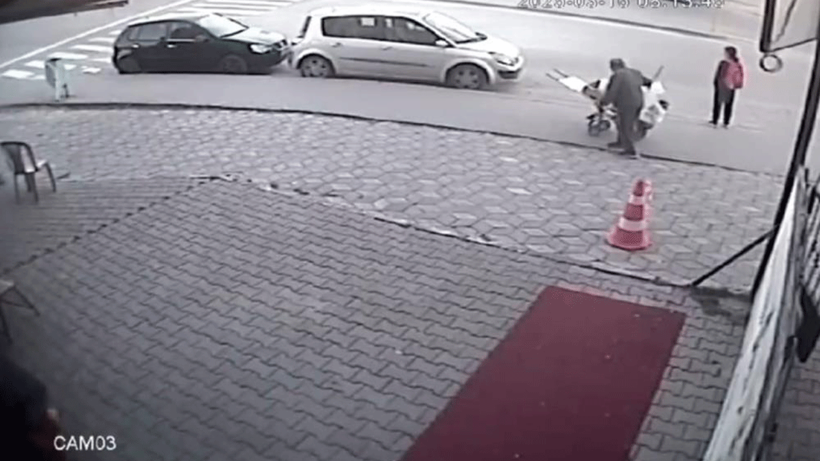 Sincan'da ilginç hırsızlık: Dükkan önündeki sandalyeleri el arabasıyla götürdü