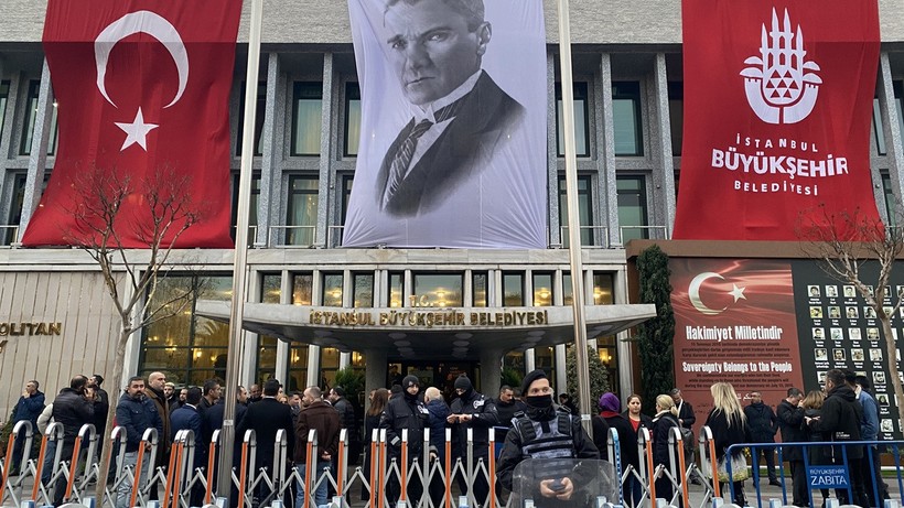 İBB'ye Kent Uzlaşısı soruşturmasında üç isme yakalama kararı