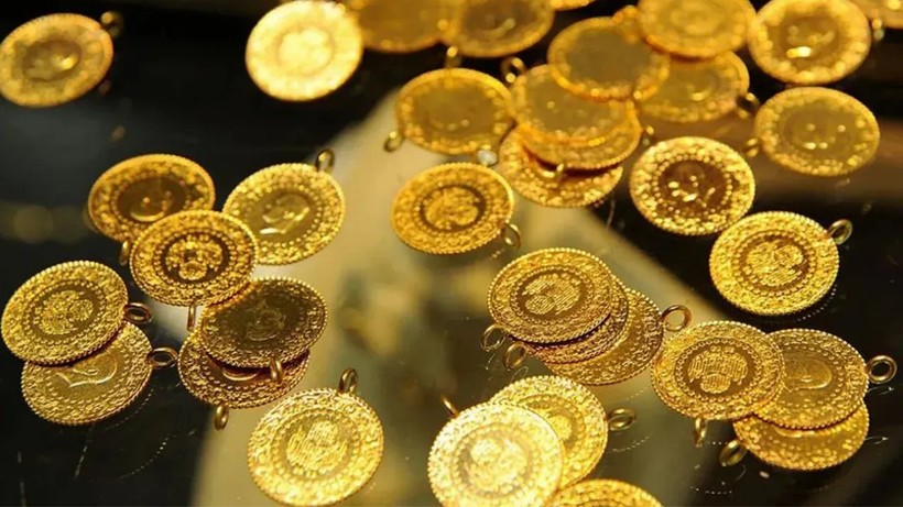 Altın yeniden rekor kırdı: Güvenli liman talebi artıyor