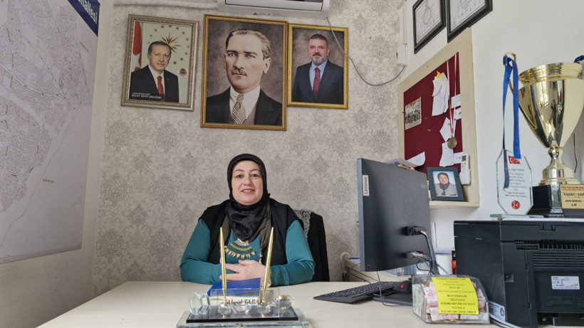 Yenikent Mustafa Kemal Mahallesi Muhtarı Akgül Tabak’tan yetkililere çağrı: “Okul ve sağlık hizmetleri yetersiz!”