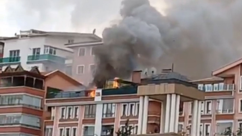 Ankara'da korkutan yangın! Pursaklar'da 5 katlı bina yanıyor