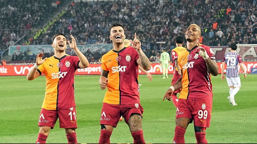 Galatasaray şampiyonluğa koşuyor: Trabzon’da 3 puan