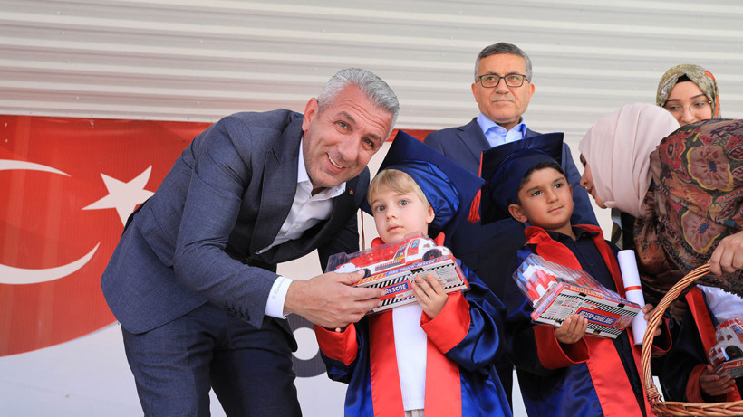 Keçiören’de miniklerin mezuniyet sevinci