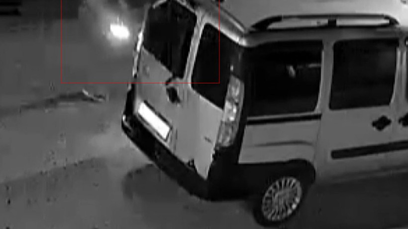 Elmadağ'da bir şahıs otomobillerin lastiklerine zarar verdi