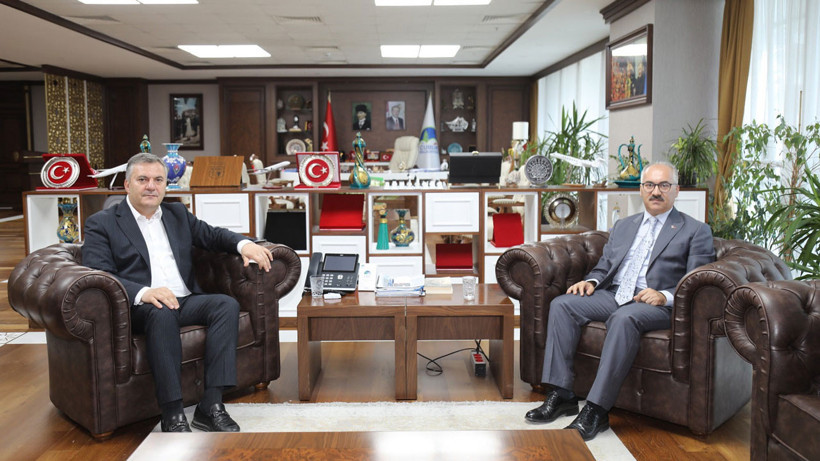 Çubuk Belediye Başkanı Demirbaş, Prof. Dr. Tarkan Zengin’i makamında ağırladı